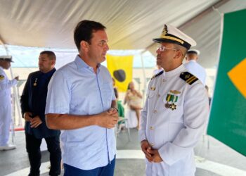 Vereador de Parintins destaca trabalho da Marinha do Brasil em troca de comando da Agência Fluvial