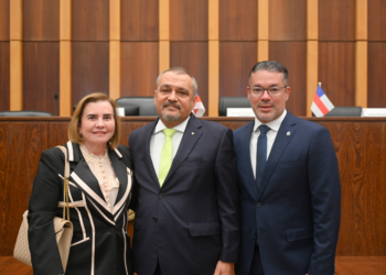 Conselheiros do TCE-AM prestigiam posse de desembargador do TJAM no CCOGE, em Brasília