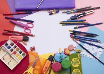 Especialista em direito do consumidor alerta sobre itens abusivos na lista de material escolar