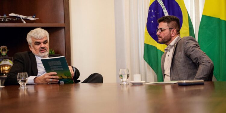 Conselheiro do TCE-AM tem reunião com o Governador do Acre sobre plano ambiental para a Amazônia