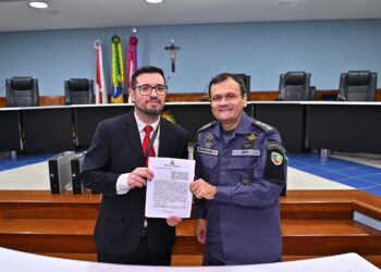 TCE-AM realiza doação de computadores e móveis para a Polícia Militar e Fundo de Promoção Social