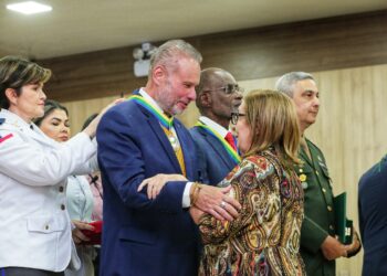 Conselheiro do TCE é agraciado com honraria no Tribunal de Justiça