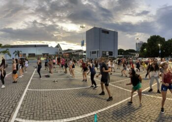 “Domingou” do Amazonas Shopping será em clima de “ressaca de Carnaval”, com aulão de FitDance