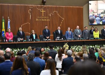 Presidente e corregedor do TCE-AM participam de abertura dos trabalhos legislativos na ALE-AM
