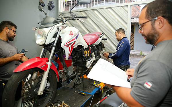 Quadrilha envolvida em roubo de veículos e ‘rolezinhos’ é alvo de operação em Manaus