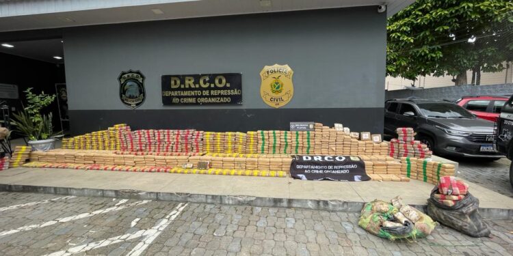 Amazonas: Polícia Civil apreende cerca de uma tonelada de drogas no rio Solimões, avaliada em R$ 9,5 milhões