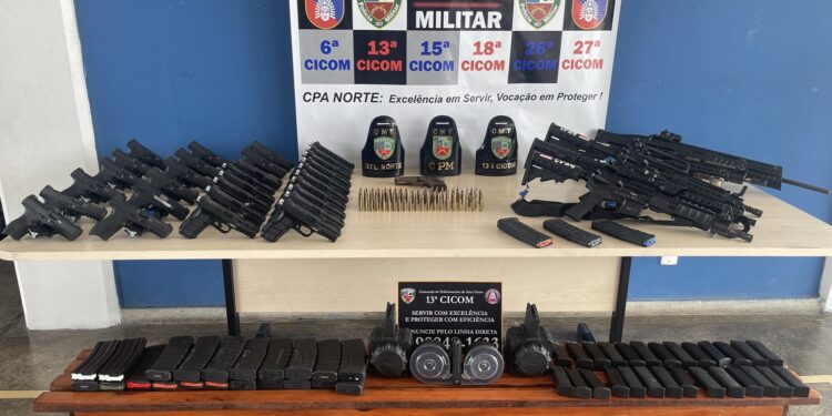 Polícia Militar apreende arsenal em Manaus