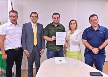 Presidentes da Aleam e do TCE debatem criação da Ouvidoria da Mulher, na Corte de Contas