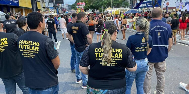 CIF encontra irregularidades em blocos de rua em Manaus