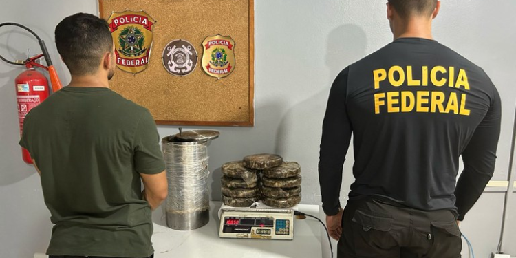 PF prende homem transportando mais de 10kg de drogas no AM