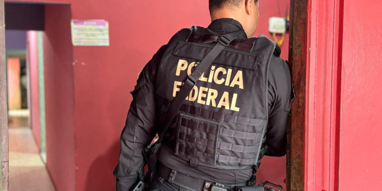 Em Itacoatiara, PF investiga crimes de redução a condição análoga a de escravizado