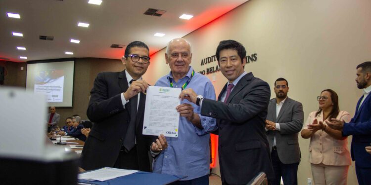 Governo do AM, universidades, Aleam e Ibrachina assinam acordo para oferta de cursos de mandarim em Manaus