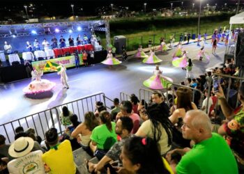 ‘Carnaval do Povão’ é opção para continuar a folia neste fim de semana