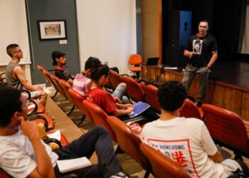 Oficinas gratuitas de roteiro e audiovisual são oferecidas no Cineteatro Guarany