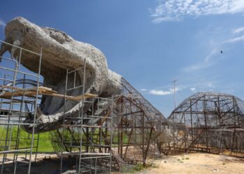 Etapa temática amazônica do Parque Amazonino Mendes terá o maior cenário com cobra de 30 metros