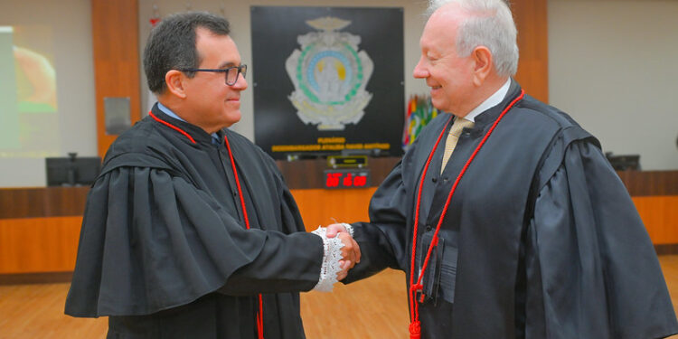 Desembargadores João Simões e Airton Gentil são escolhidos para mandato temporário de dirigentes do TRE-AM