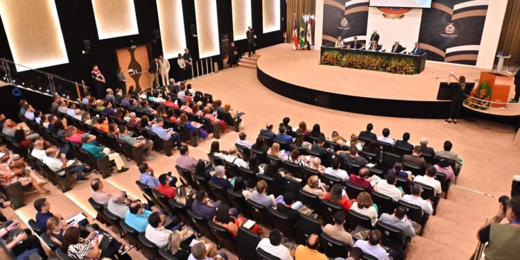 Escola de Contas do TCE-AM abre temporada de treinamentos