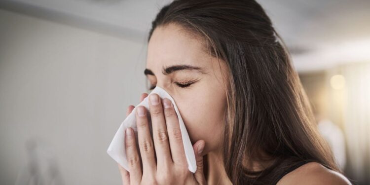 Rinite e situnite: como identificar a doença e tratar casos durante a mudança brusca de temperatura