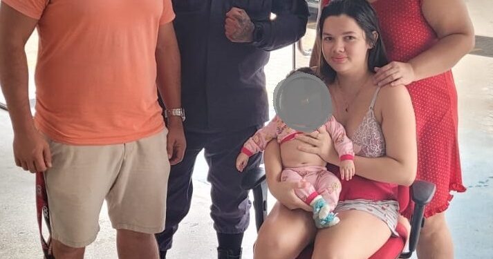 PMs salvam bebê engasgado após realizar Manobra de Heimlich em Manaus
