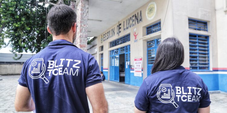 Após recebimento de denúncias, Blitz TCE faz primeira inspeção em escola pública de Manaus