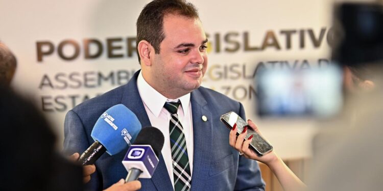 Deputado quer apresentação trimestral do cronograma das obras do DNIT na rodovia BR-319