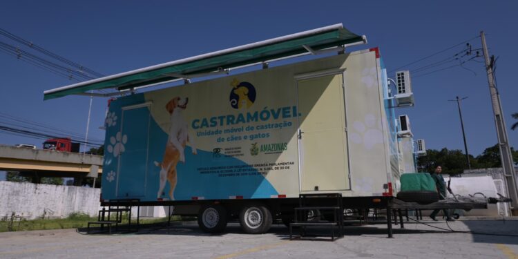 Primeira ação itinerante do Castramóvel atende no Sesc Balneário, na zona Centro-Oeste de Manaus