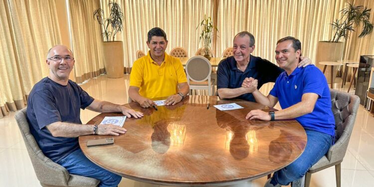 Pré-candidato a prefeito de Parintins oficializa filiação ao PSD
