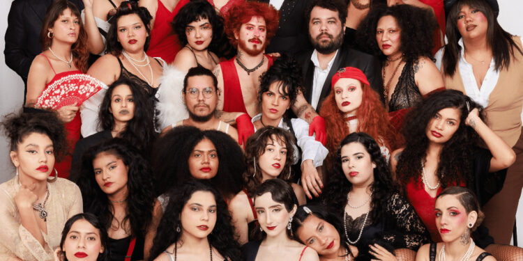 ‘Cabaré Chinelo – O Show’ no palco do Teatro Amazonas