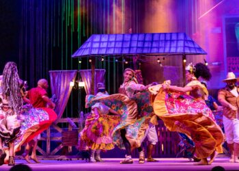 Espatódea Trupe apresenta ‘Amazonas, o maior espetáculo do Brasil’ no Teatro Manauara