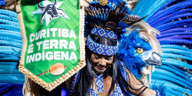 Bois de Parintins levam o show ‘Caprichoso e Garantido: O Duelo da Amazônia’, ao Festival de Curitiba