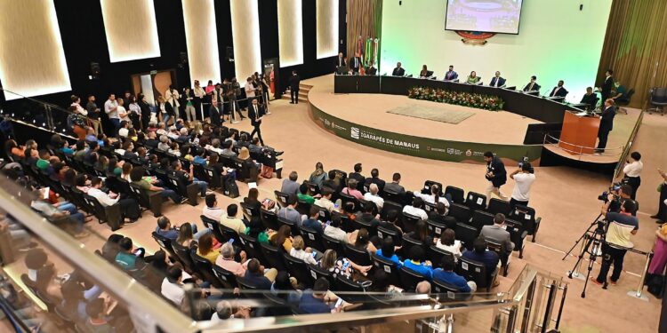 MPC debate futuro dos igarapés de Manaus em seminário no TCE-AM
