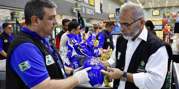 Dia do Consumidor: Ipem-AM deflagra operação e fiscaliza produtos tradicionais da Páscoa