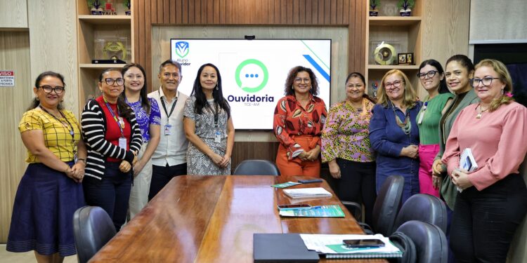 TCE-AM apresenta programa ‘Aluno Ouvidor’ para coordenação da Seduc