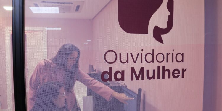 Ouvidoria da Mulher inicia atendimentos e já recebe denúncias na sede do TCE-AM