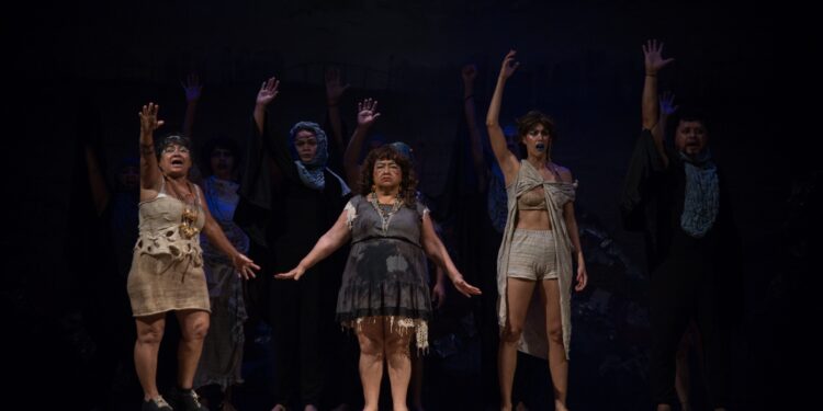 A Pequena Esperança: Tragédia, humor e reflexão é retratada em peça da Companhia de Teatro Vitória Régia