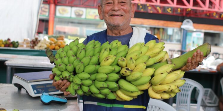 Feiras da ADS oferecem produtos regionais e café da manhã no fim de semana em Manaus
