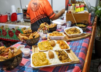 Sucesso de público, Amazonas Food Festival continua com shows de Antônio Bahia, Uendel Pinheiro, Grupo Tambores e Couro Velho