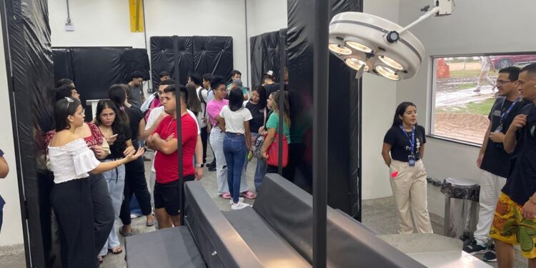 Universidade inaugura centro cirúrgico para grandes animais em Manaus