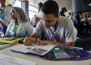 Shopping Ponta Negra realiza atendimento para emissão de carteira para pessoas com autismo