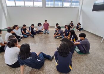 Estudantes da zona Norte participam de projeto “Cenários da Natureza”: Teatro, ecologia e sabedoria  dos povos originários para a juventude