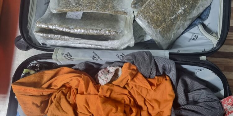 PF prende três pessoas que tentavam embarcar com drogas no aeroporto de Manaus