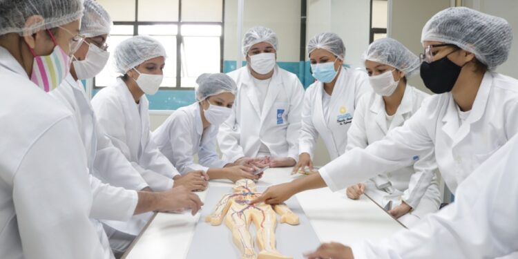 Centro oferece descontos exclusivos em cursos técnicos até esta sexta-feira