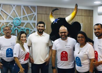 Trabalhadores do Boi Caprichoso recebem óculos e EPIs em ação de saúde visual