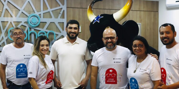 Trabalhadores do Boi Caprichoso recebem óculos e EPIs em ação de saúde visual