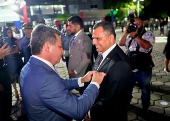 PGJ recebe medalhas Tiradentes e do Mérito Policial Militar