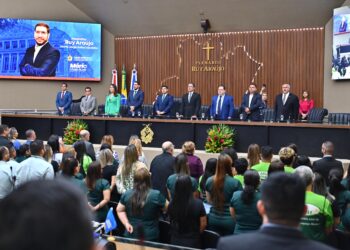 Conselheiro do TCE-AM prestigia homenagem da Aleam ao empresário Mário Jorge Bulbol Abrahão