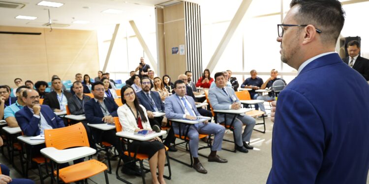 TCE-AM celebra Dia do Auditor de Controle Externo com seminário sobre tecnologia