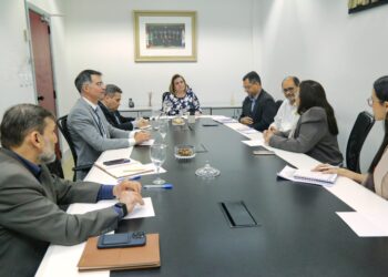 TCE reúne equipe da Educação para discutir irregularidades encontradas em escola