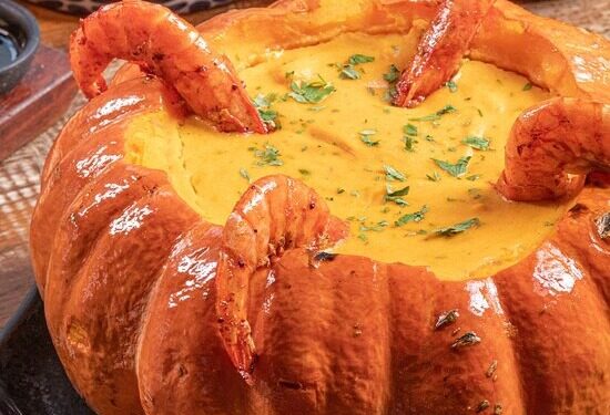 Dia do Camarão: Pratos com camarão ganham destaque nos cardápios de restaurantes em Manaus