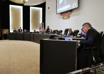 Prefeito de Itamarati tem bens bloqueados pelo TCE-AM após realizar show da Marília Tavares